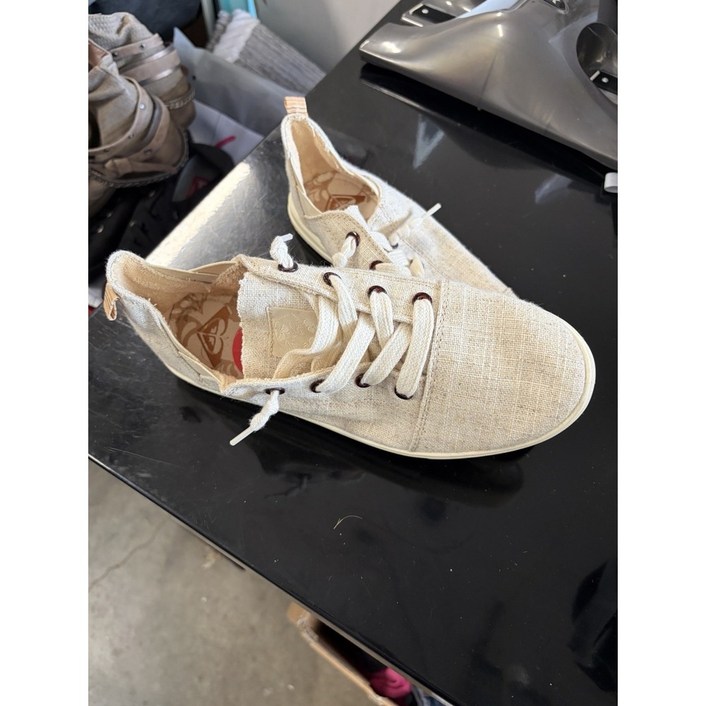 Roxy Libbie Beige Canvas Lace-Up Low Top Sneakers Mens 7 ARJS600406